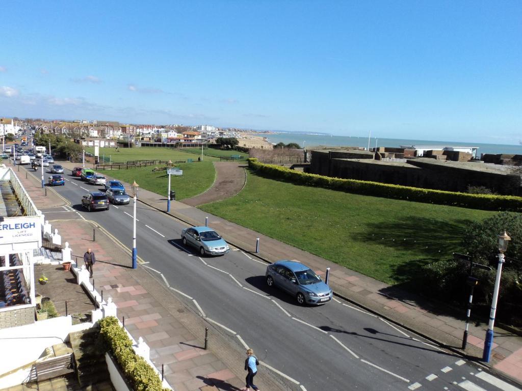 Bay Hospedaje Pensión Torneo de Torneo de Eastbourne Exterior foto